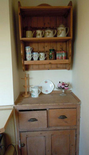 the pretty dresser